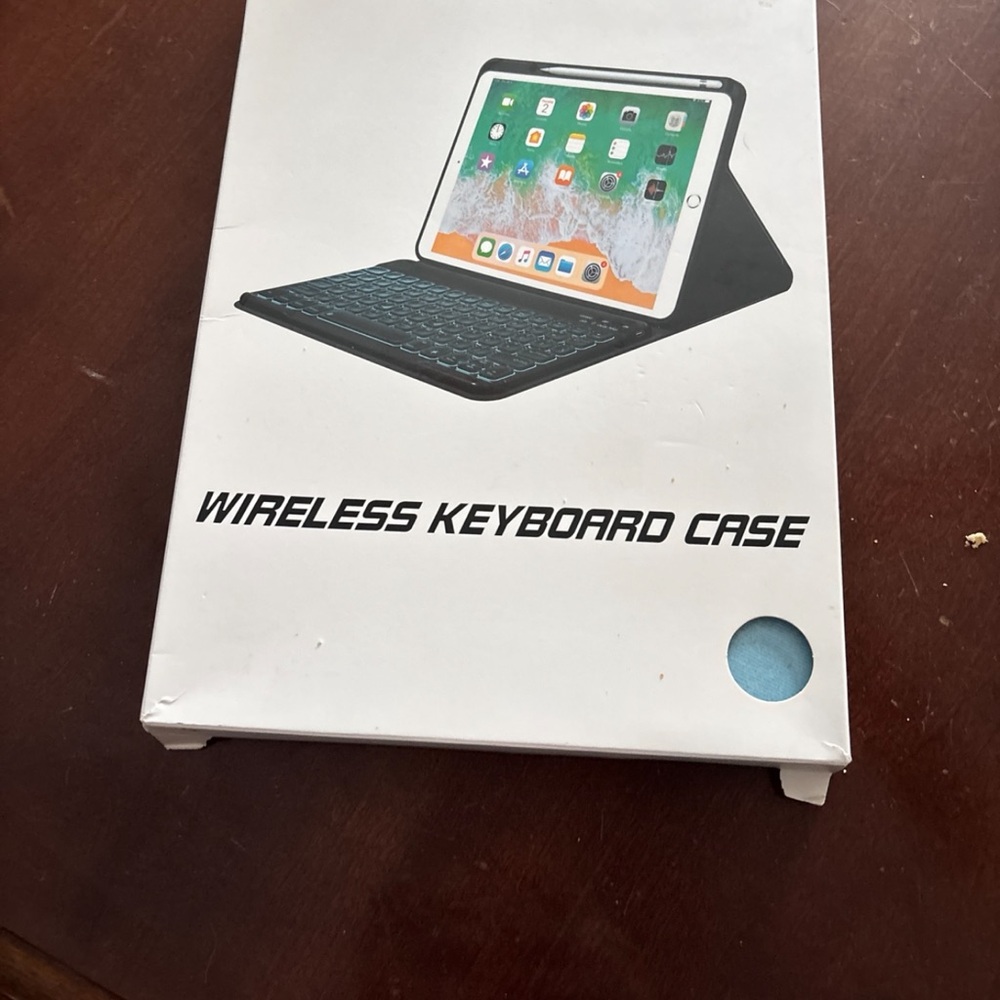 Wireless Keyboard Case for Tablets - Blue